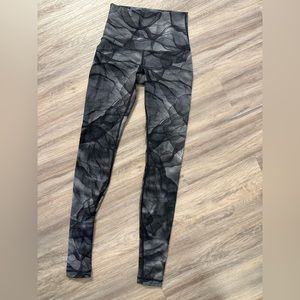Gray and white lululemon leggings. Size 4.